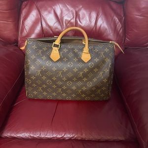 35 Speedy authentic Louis Vuitton